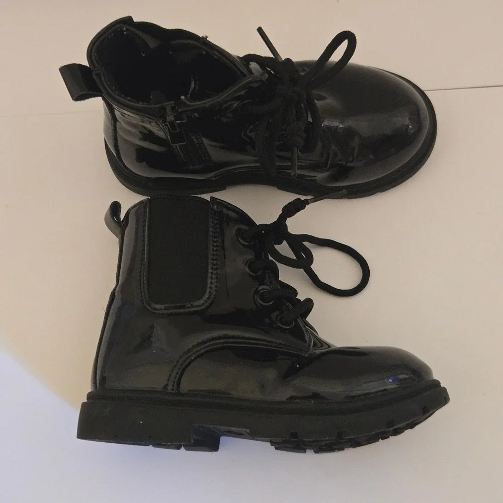 Comfy Kids Black Patent Combat Boots Side Zip Lace Up Lug Sole Size 25 EU